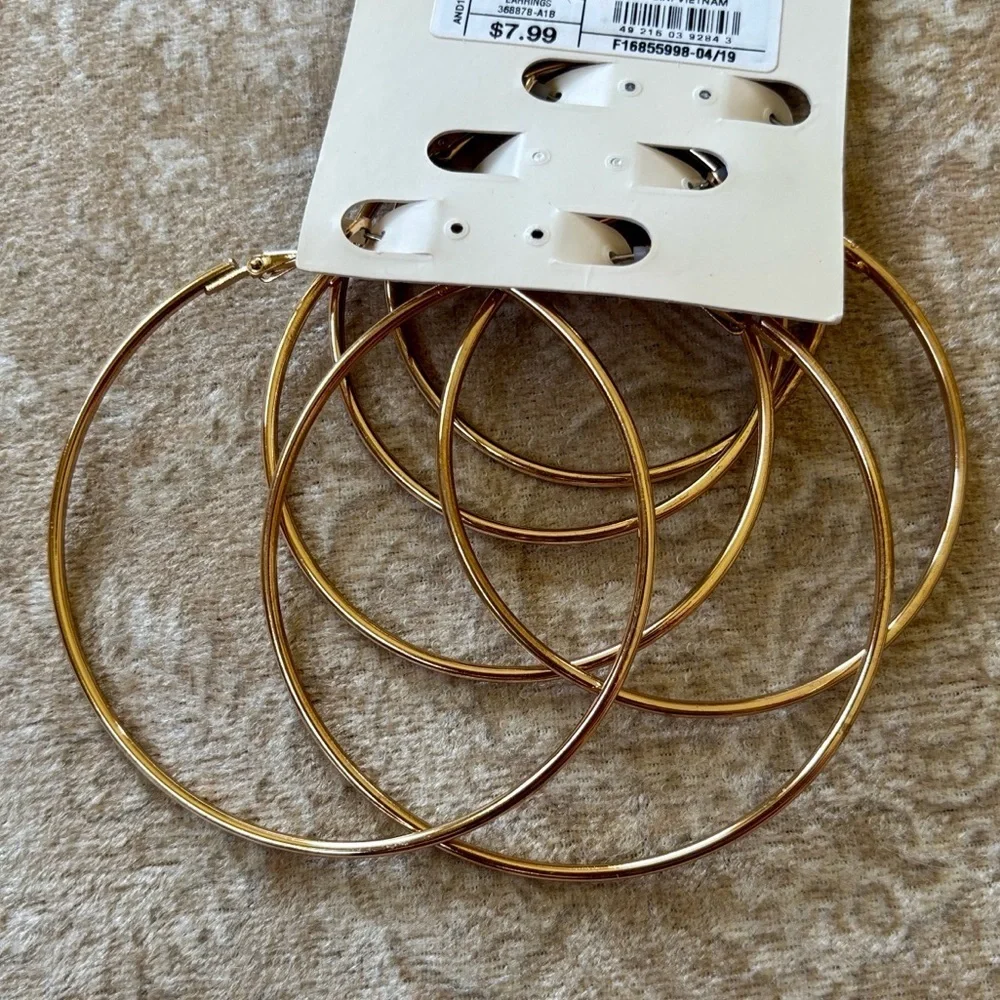 A New Day 3-Pack Gold Tone Hoop Earrings White Beaded Stretch Bracelet w/ Cross - Picture 10 of 11